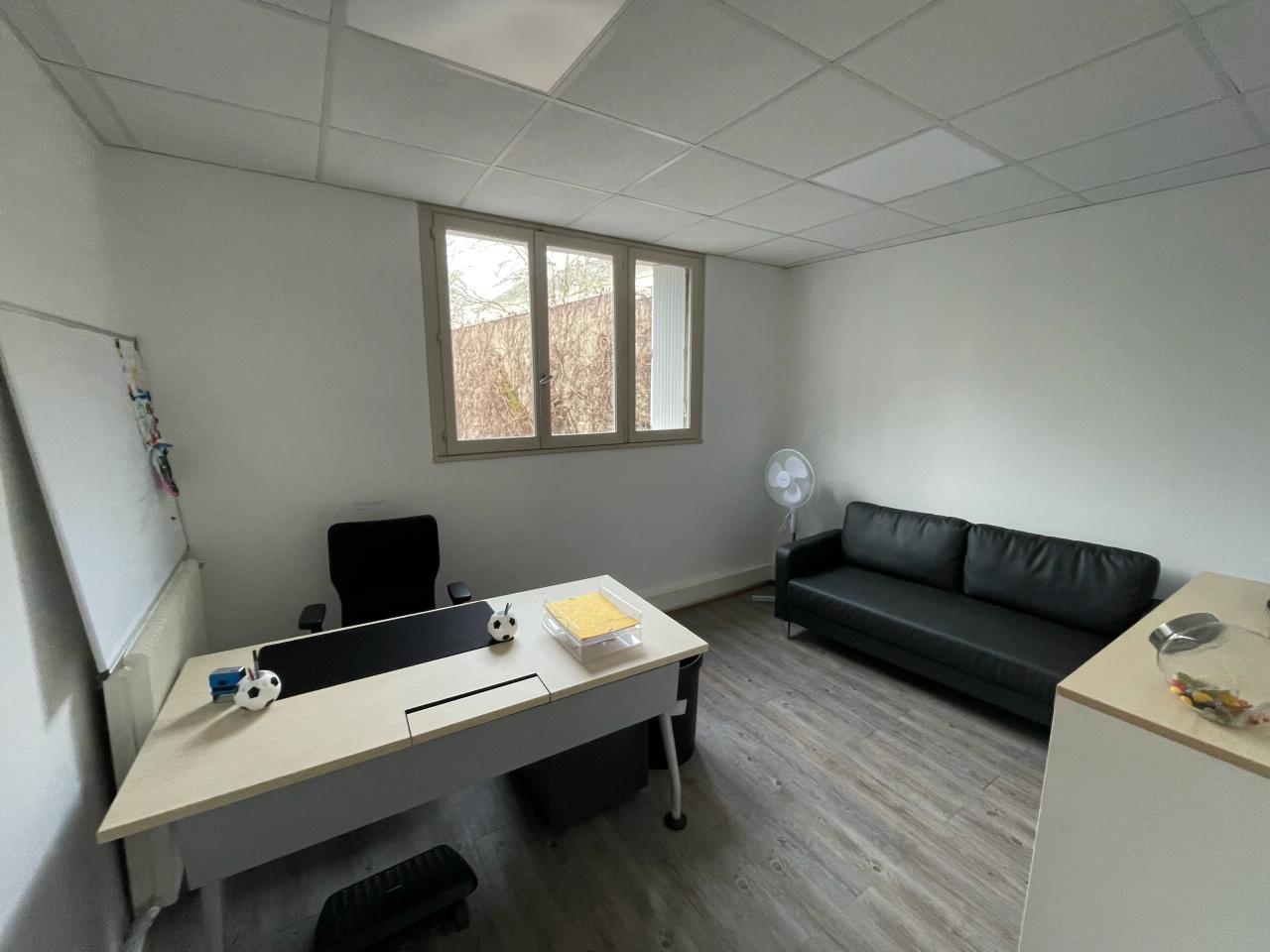 Bureau Saint-Cyr-sur-Loire 107m² Location bureau Saint-Cyr-sur-Loire Indre-et-Loire OLBUR2528845 2